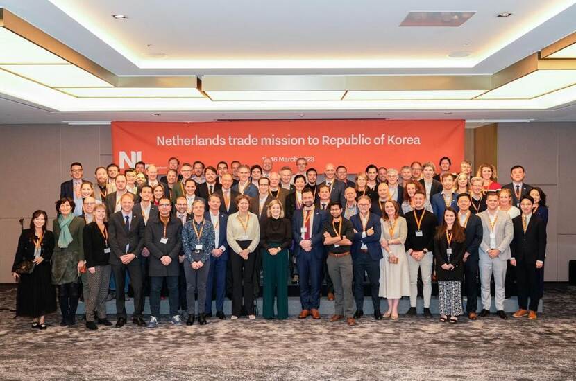 Delegatie tijdens kick-off