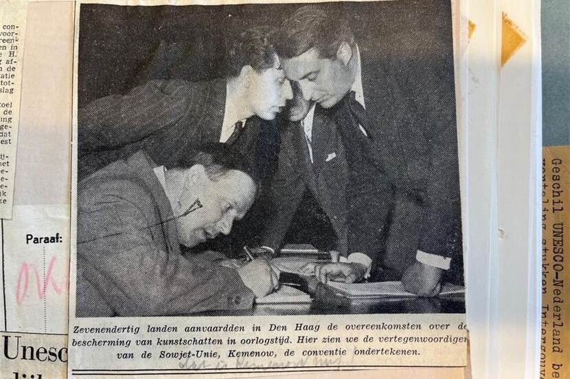 Het Haags Verdrag van UNESCO voor de bescherming van cultureel erfgoed bij gewapend conflict werd in 1954 getekend in Den Haag.