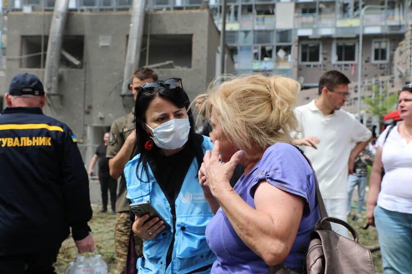 Noodhulpverlener in Kyiv
