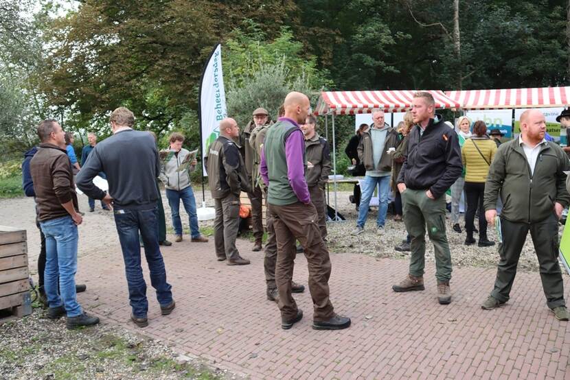 Bezoekers op informatiemarkt Beheerdersdag