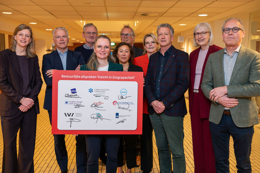 Ondertekenaars bestuurlijke afspraken 'Inzicht in Zorgcapaciteit'