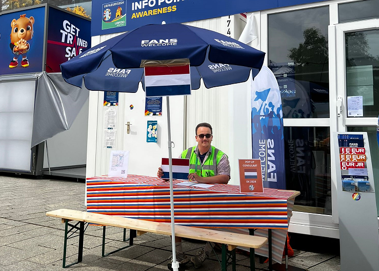 Ambassade service punt tijdens het EK