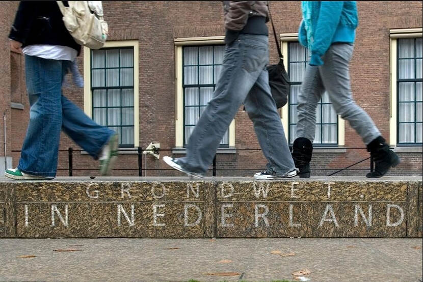 Grondwetbank in Den Haag