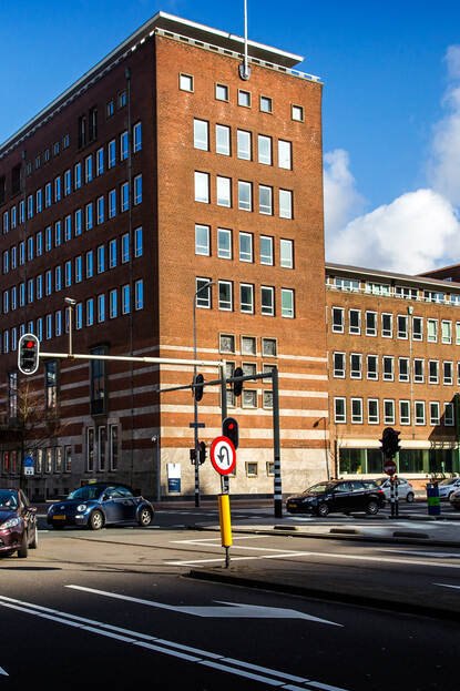 Tijdelijke huisvesting ministerie van Algemene Zaken aan de Bezuidenhoutseweg 73 in Den Haag.